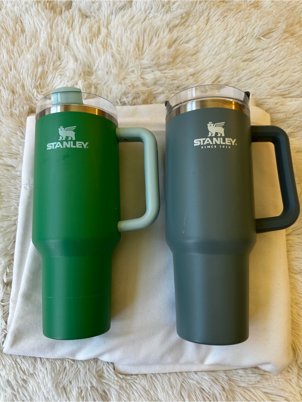 STANLEY Quencher H2.0 FlowState 40oz Tumbler Set Green Gray Cups With Straws